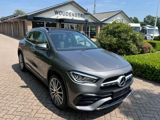 Hoofdafbeelding Mercedes-Benz GLA Mercedes-Benz GLA GLA 250e AMG int + ext Pano dak