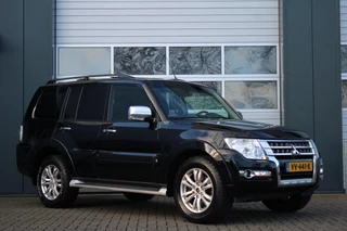 Mitsubishi MITSUBISHI PAJERO 3.2 DI-D 190pk 4WD Grijskenteken Automaat 3500KG Cruise/Camera/Xenon/Navi/Stoelverwarming/Leder/18"LM