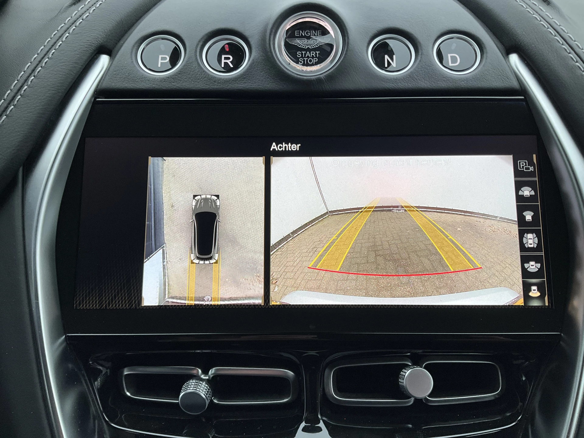 Hoofdafbeelding Aston Martin DBX