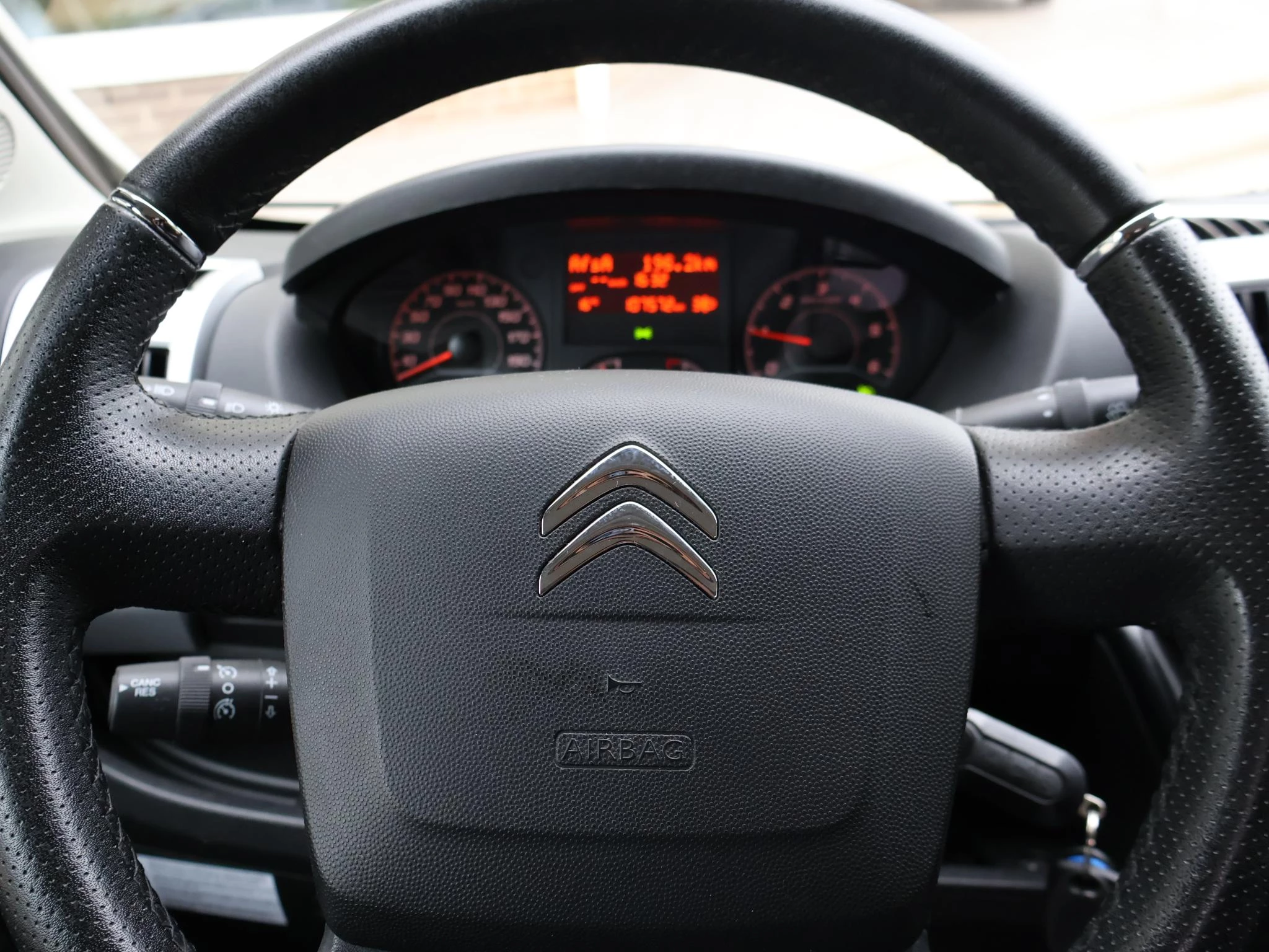 Hoofdafbeelding Pössl Summit 640