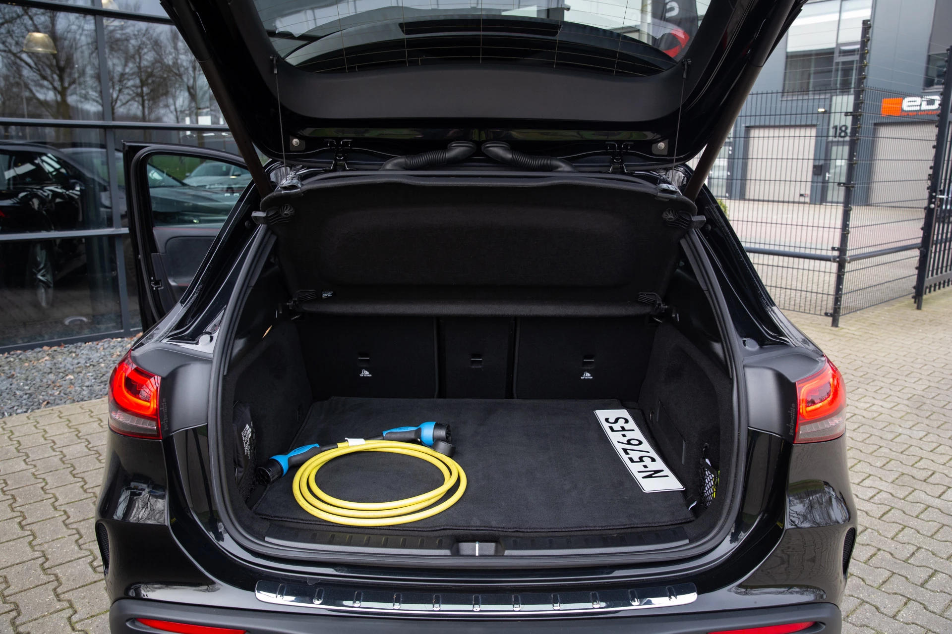 Hoofdafbeelding Mercedes-Benz EQA