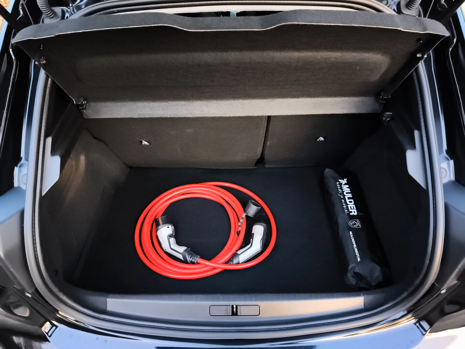 Hoofdafbeelding Peugeot e-208