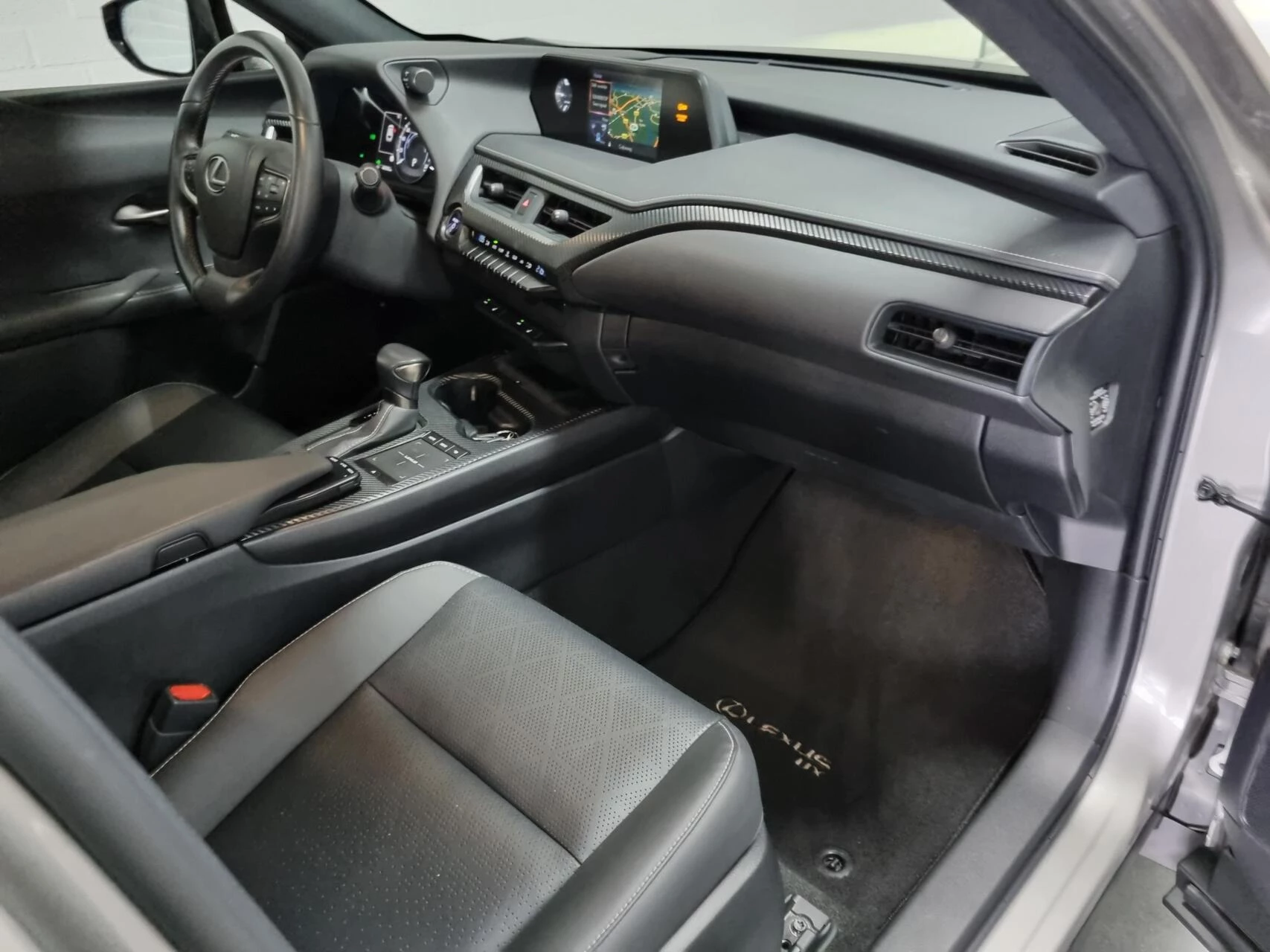 Hoofdafbeelding Lexus UX