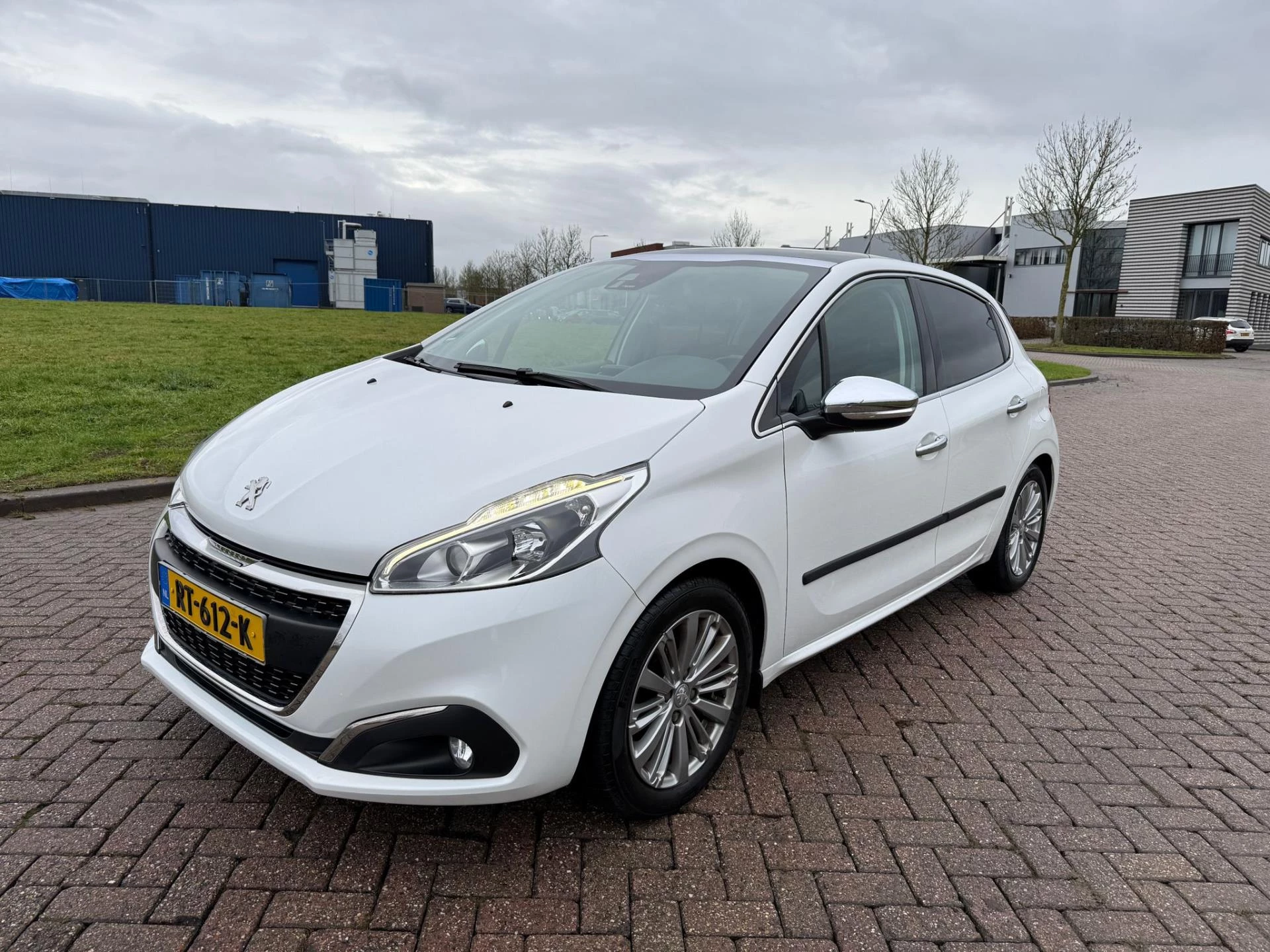 Hoofdafbeelding Peugeot 208
