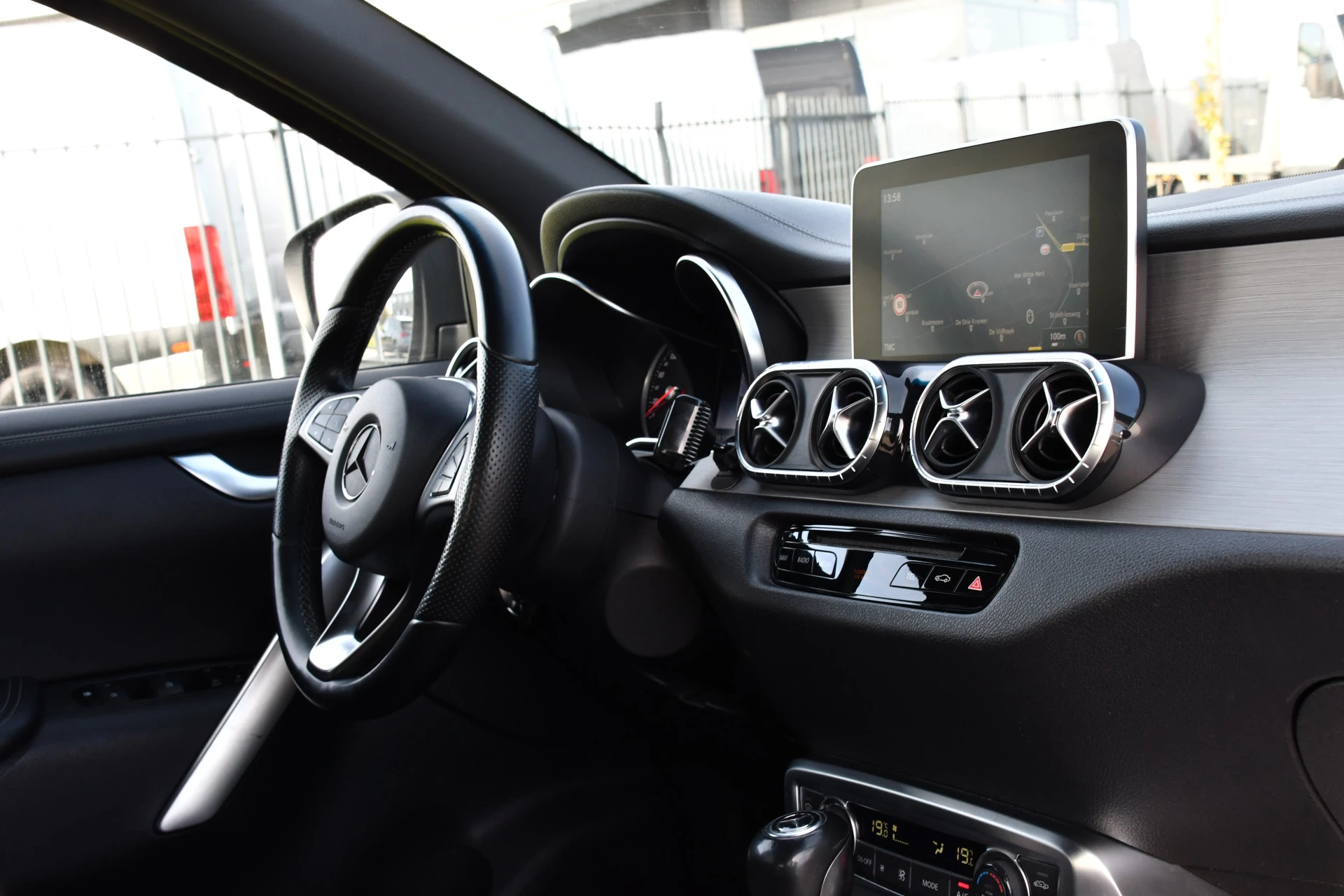 Hoofdafbeelding Mercedes-Benz X-Klasse