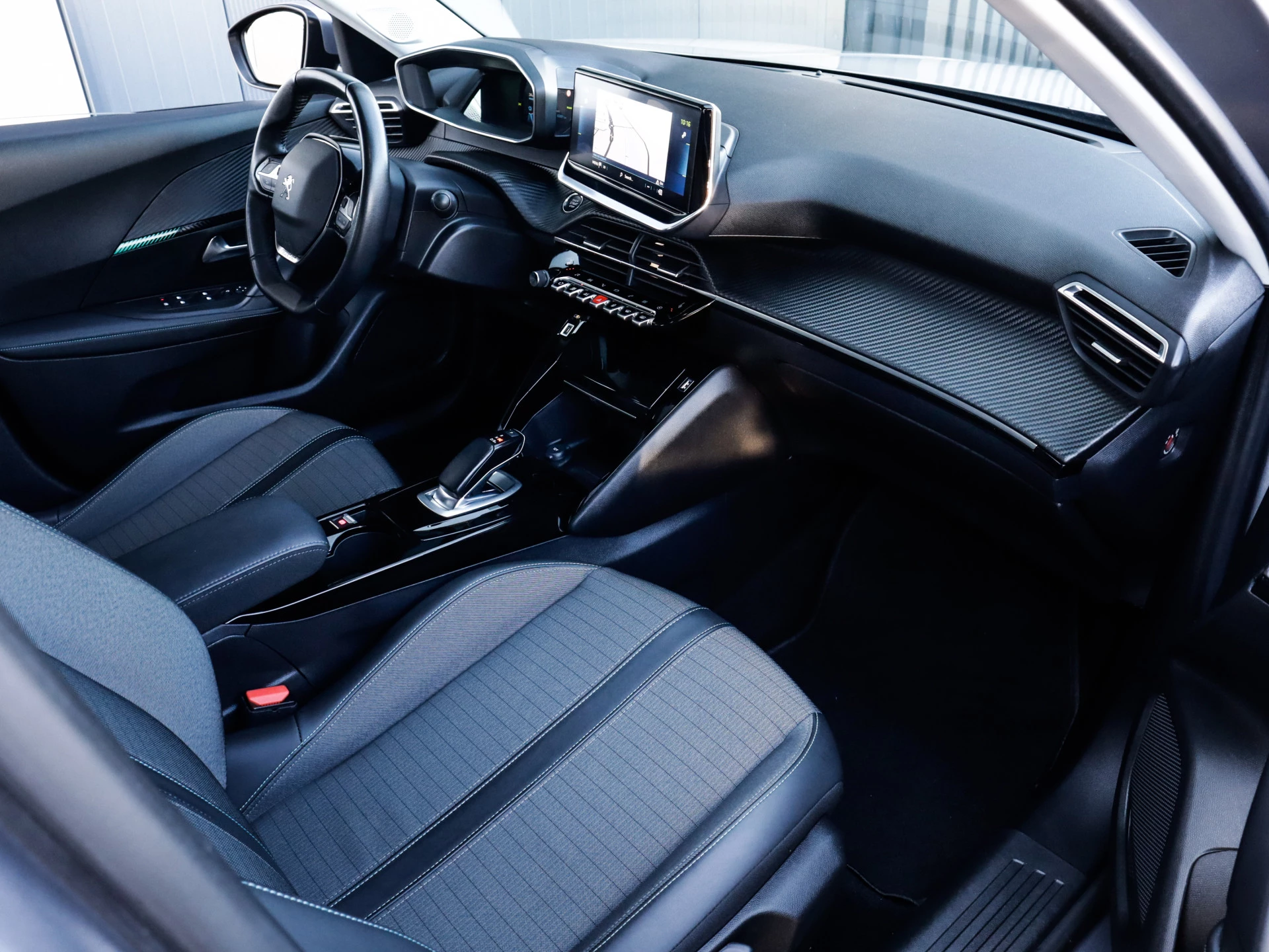 Hoofdafbeelding Peugeot e-2008