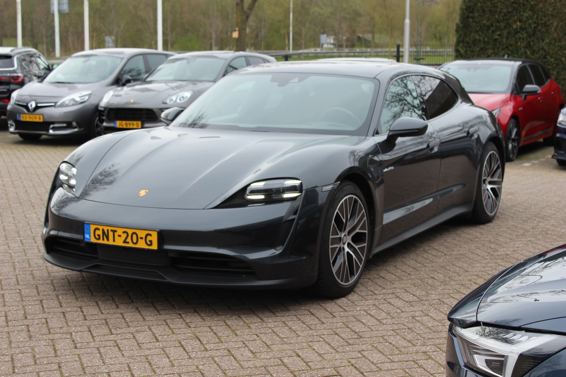 Hoofdafbeelding Porsche Taycan