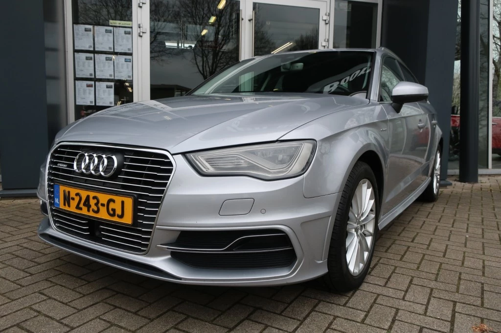Hoofdafbeelding Audi e-tron