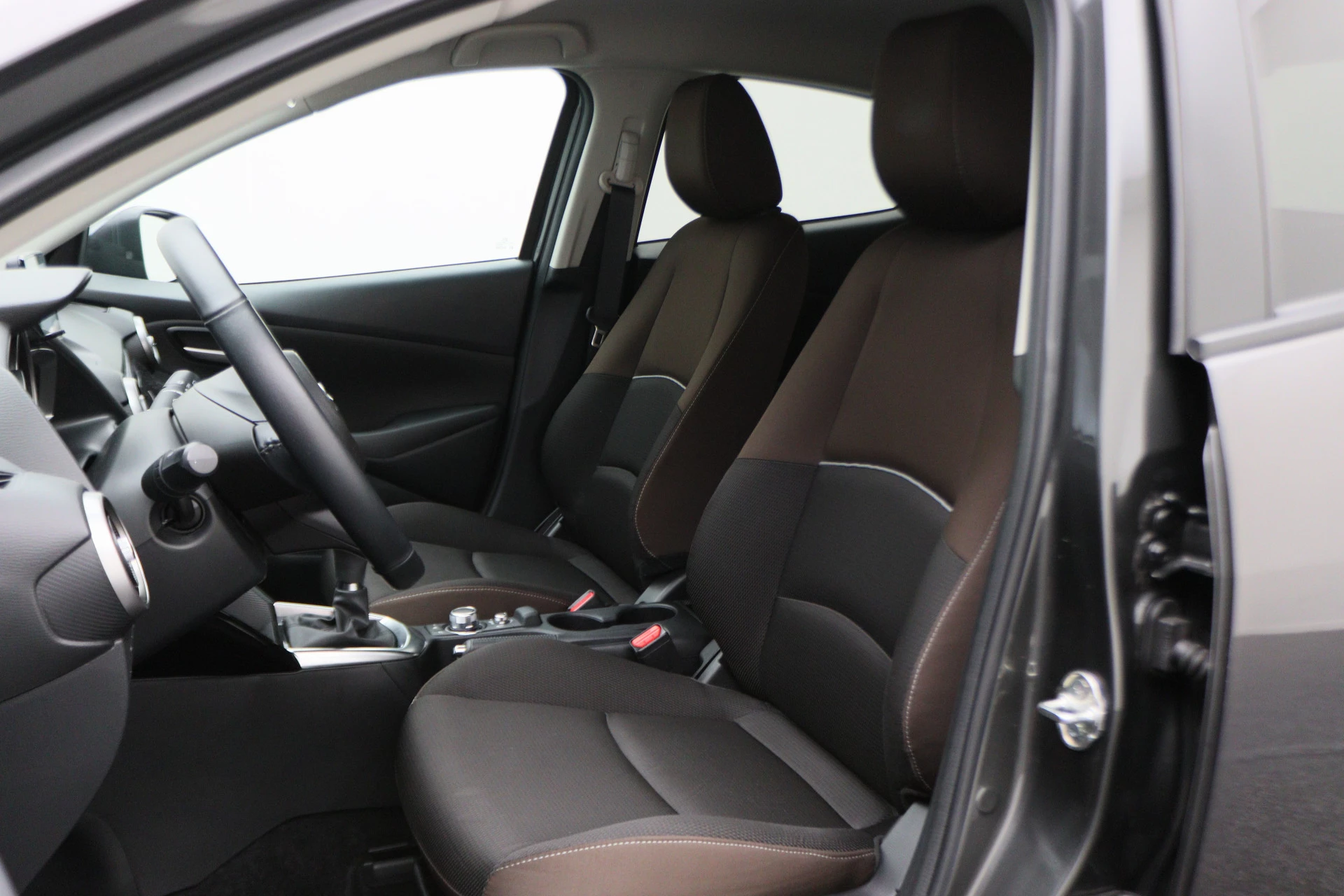 Hoofdafbeelding Mazda 2