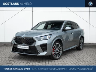 BMW X2 sDrive20i High Executive M Sport Automaat / Panoramadak / Trekhaak / Sportstoelen / Adaptieve LED / M Adaptief onderstel / Head-Up / Parking Assistant Plus / Stuurverwarming