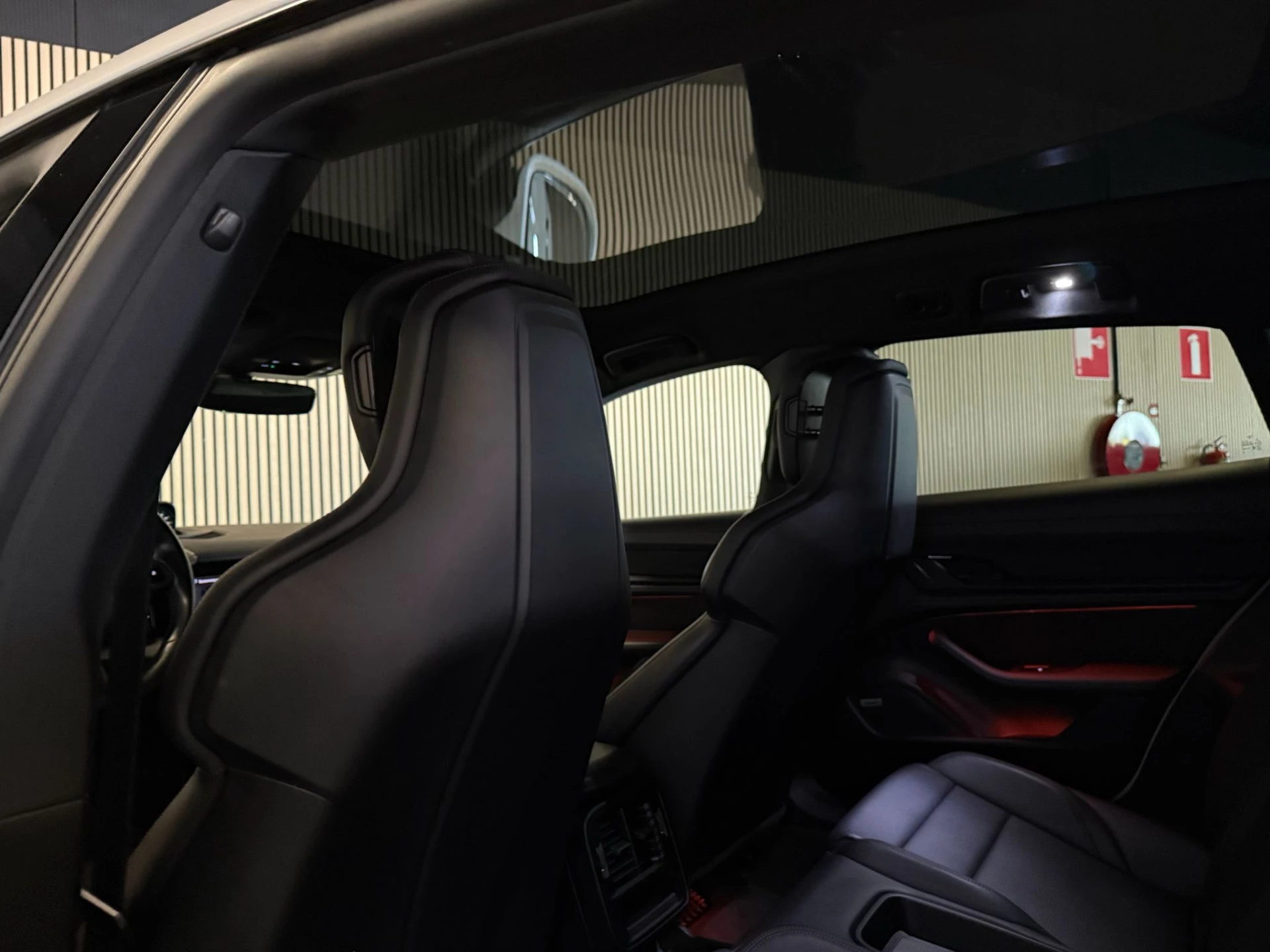 Hoofdafbeelding Porsche Taycan