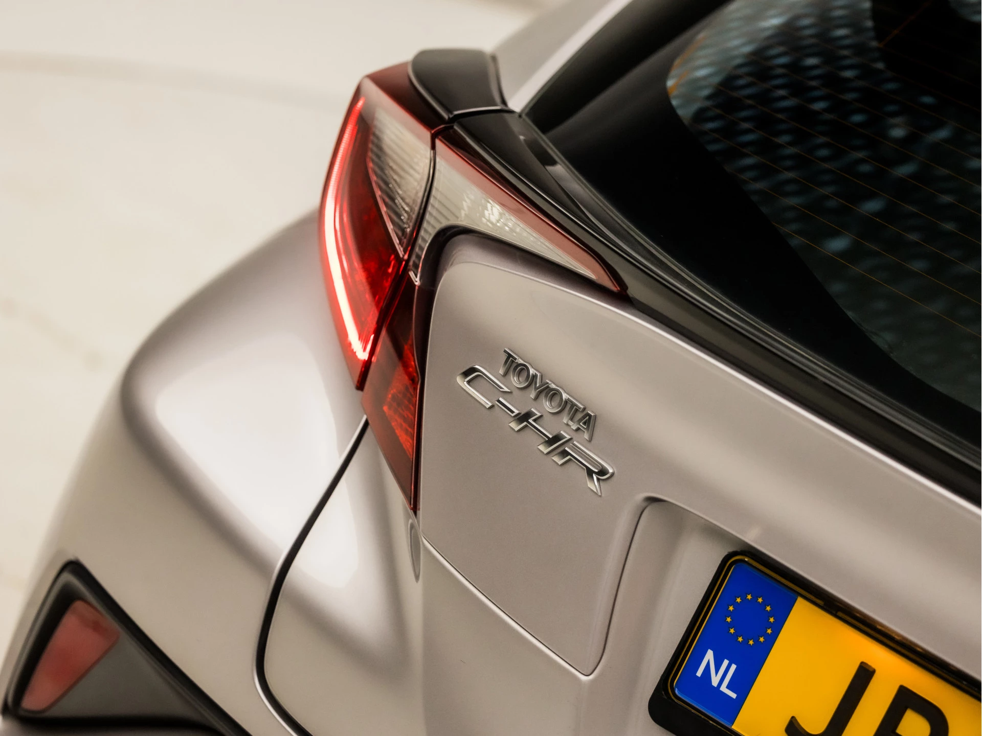 Hoofdafbeelding Toyota C-HR