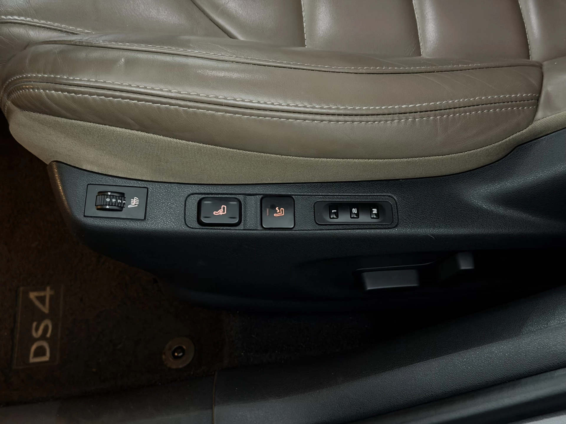 Hoofdafbeelding DS DS 4