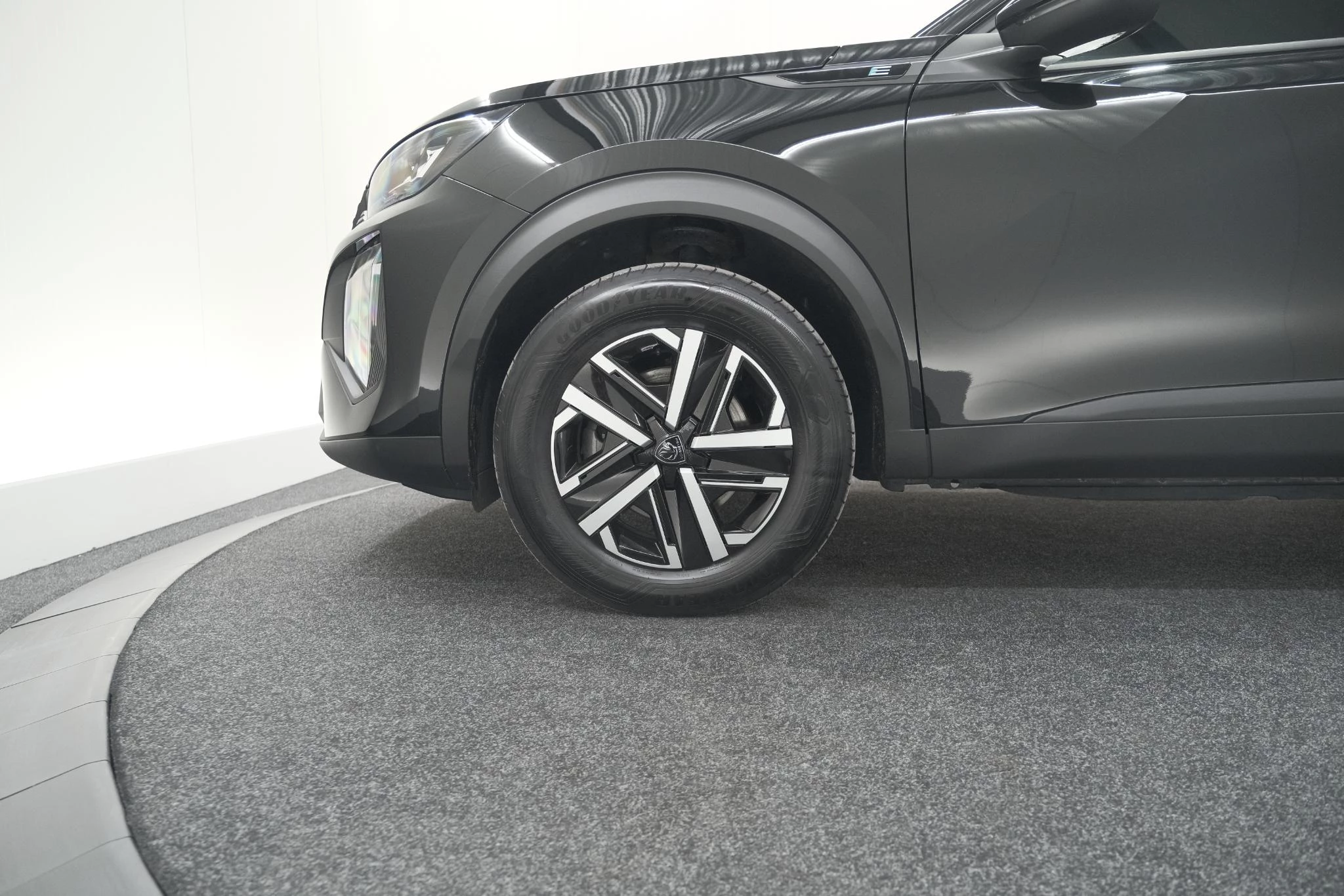 Hoofdafbeelding Peugeot e-2008