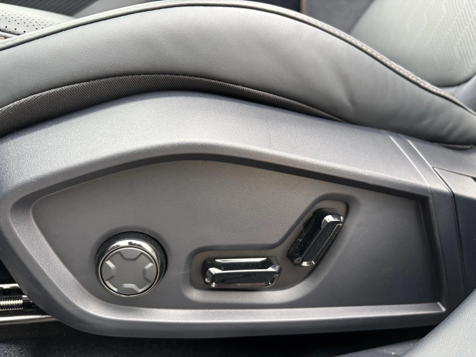 Hoofdafbeelding Lynk & Co 08