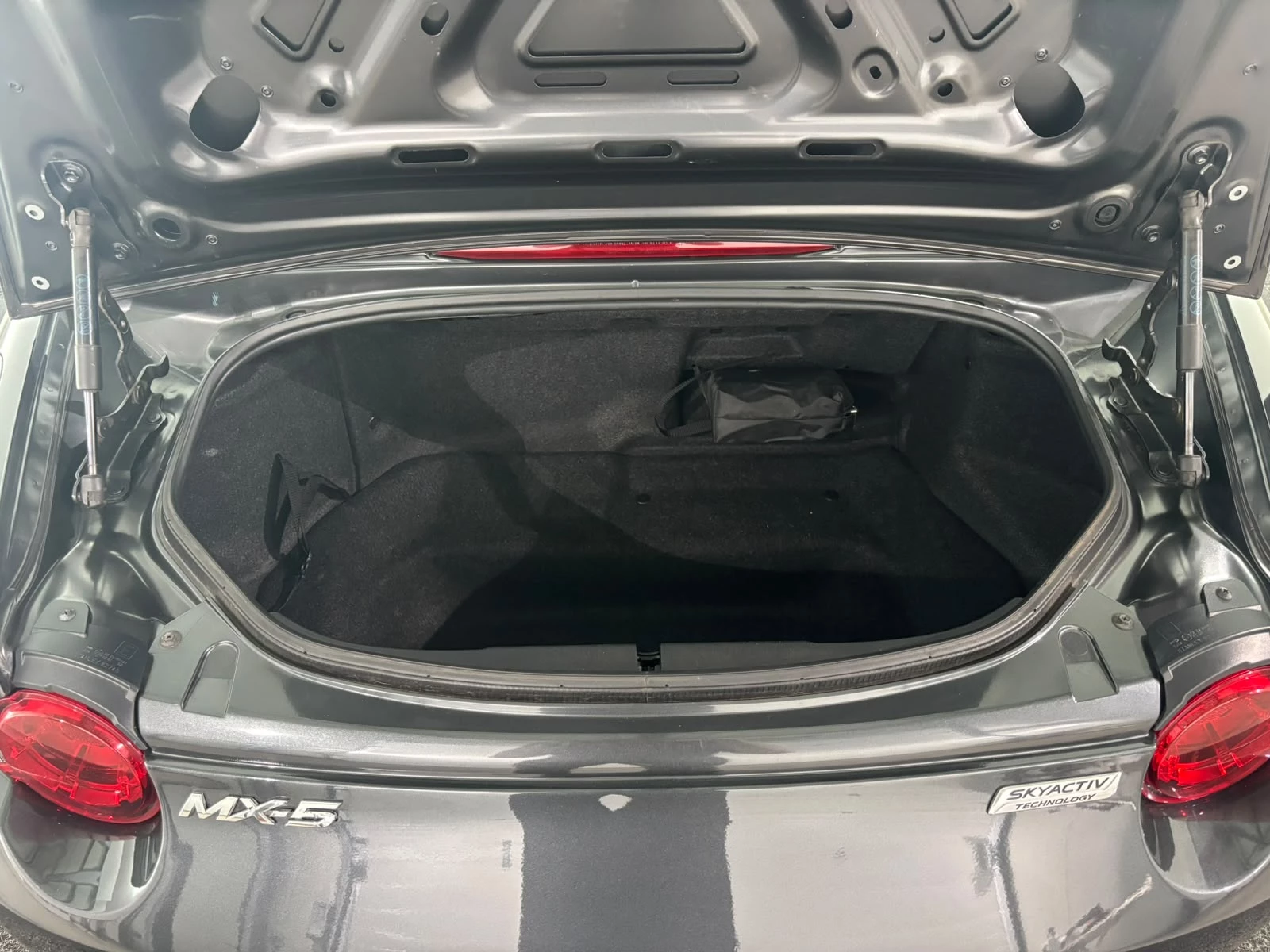 Hoofdafbeelding Mazda MX-5