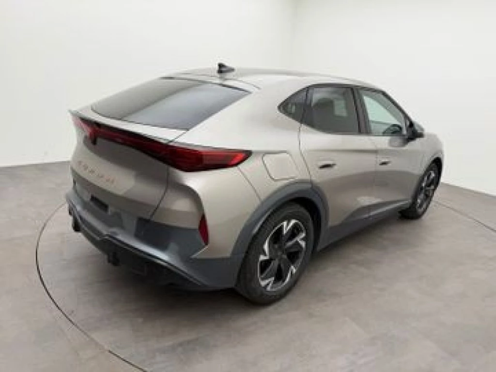 Hoofdafbeelding CUPRA Tavascan