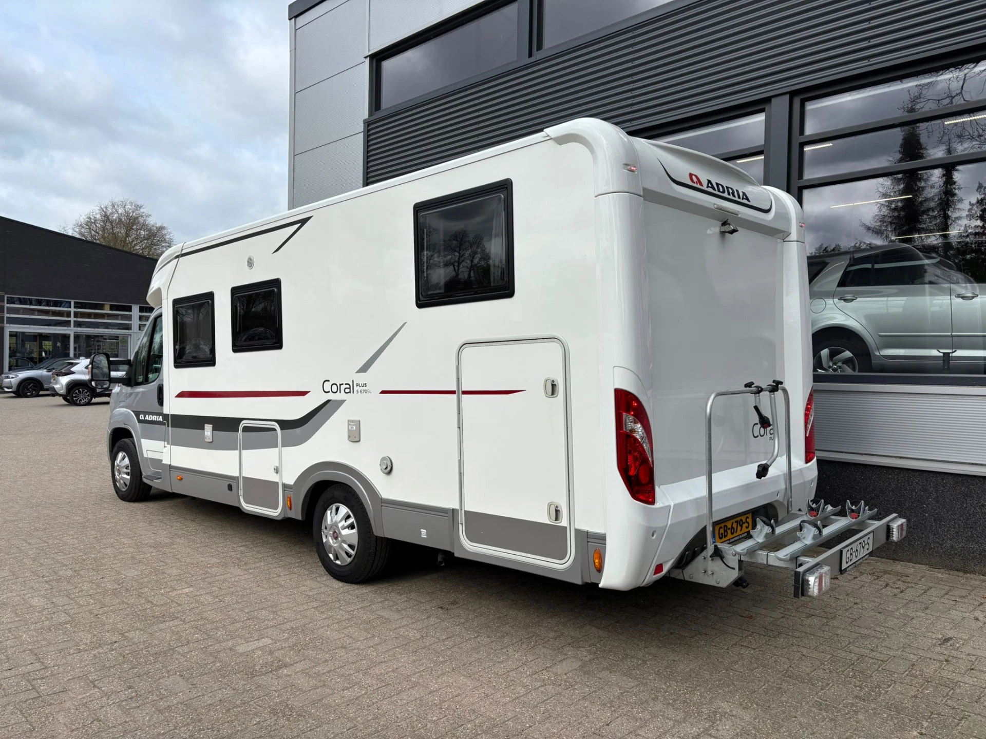 Hoofdafbeelding Adria CORAL S 670SL