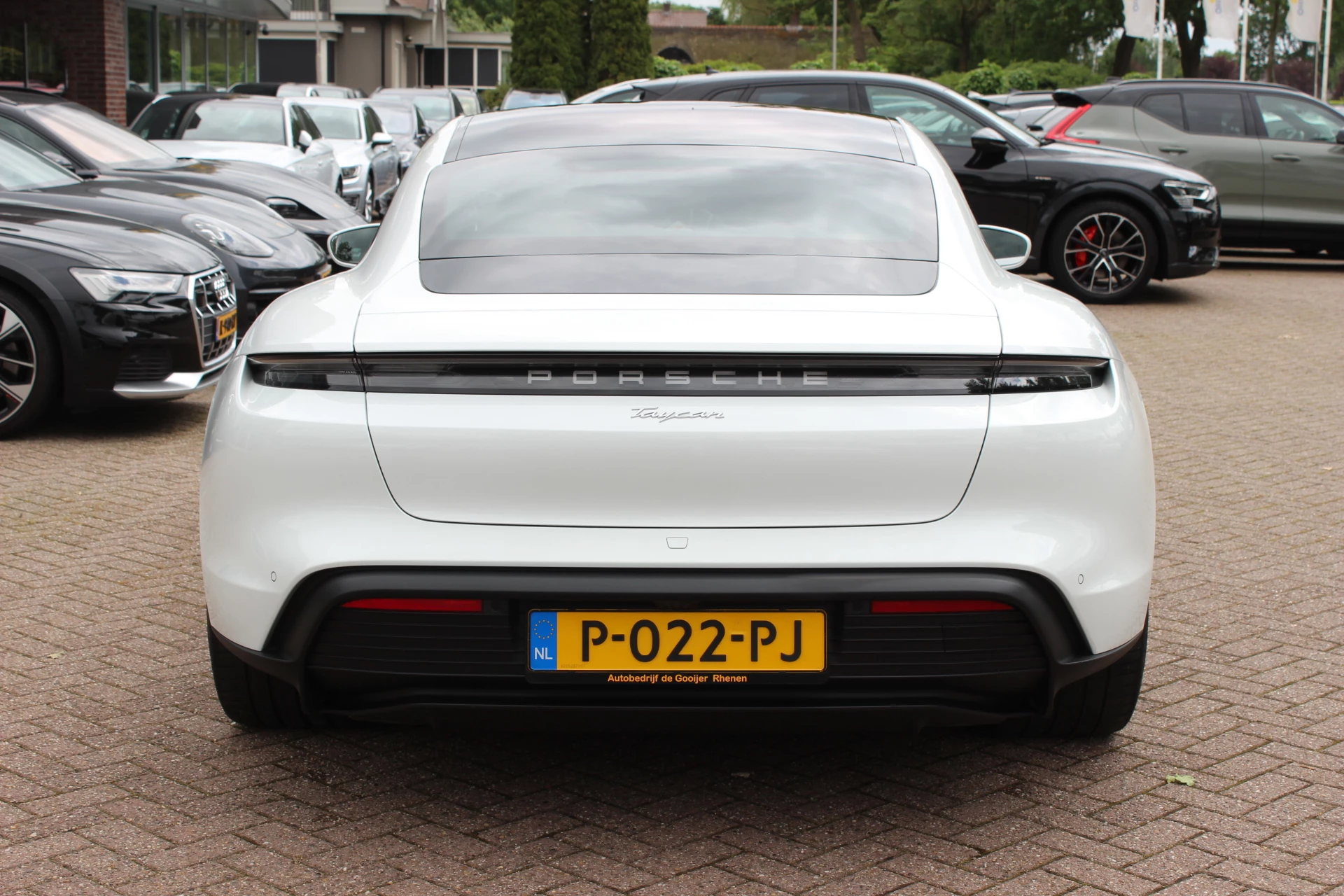 Hoofdafbeelding Porsche Taycan