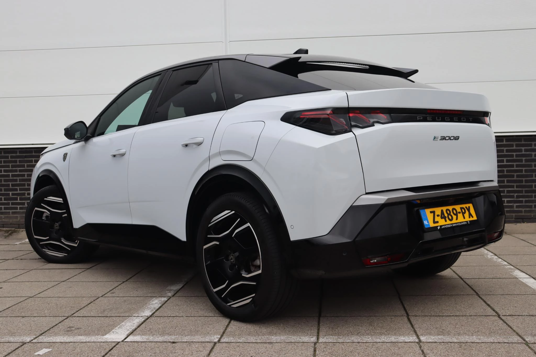 Hoofdafbeelding Peugeot e-3008