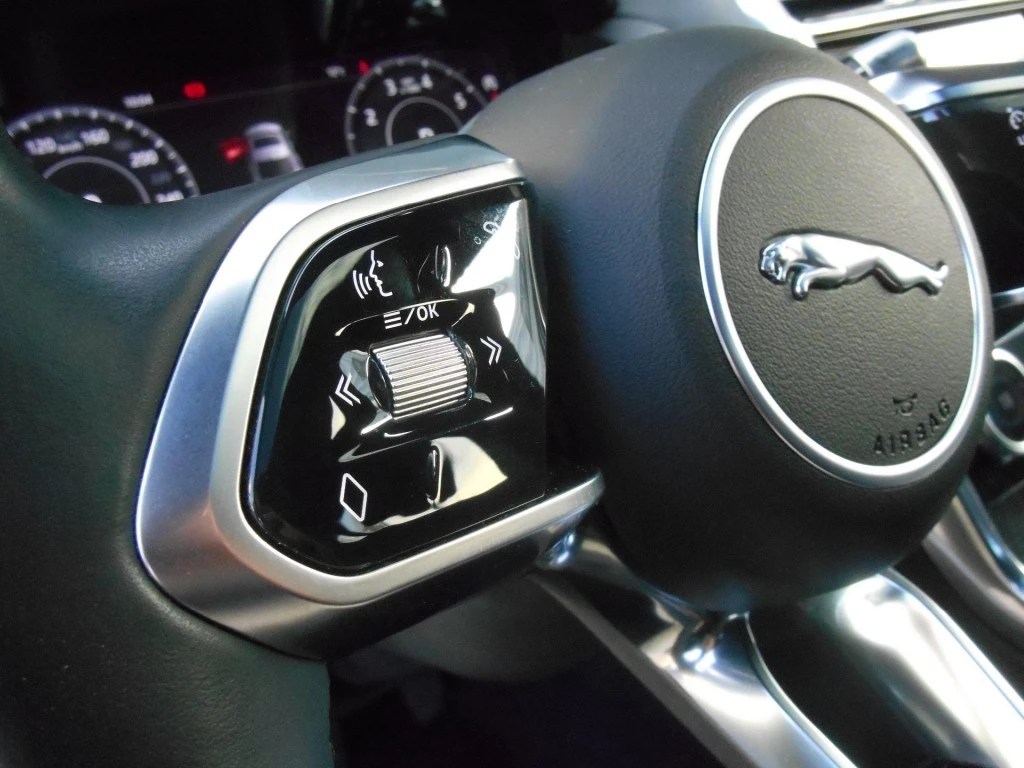 Hoofdafbeelding Jaguar XE