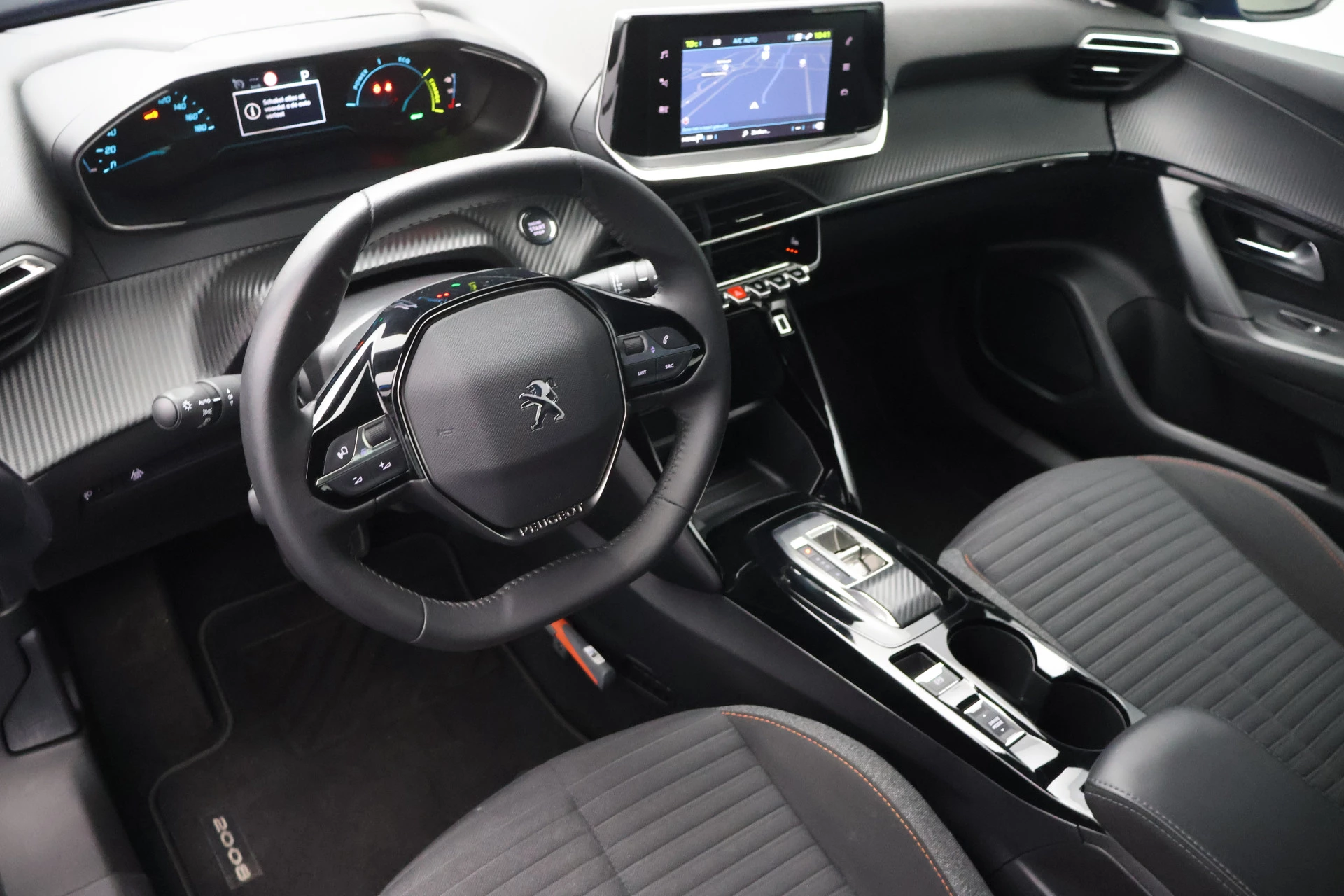 Hoofdafbeelding Peugeot e-2008