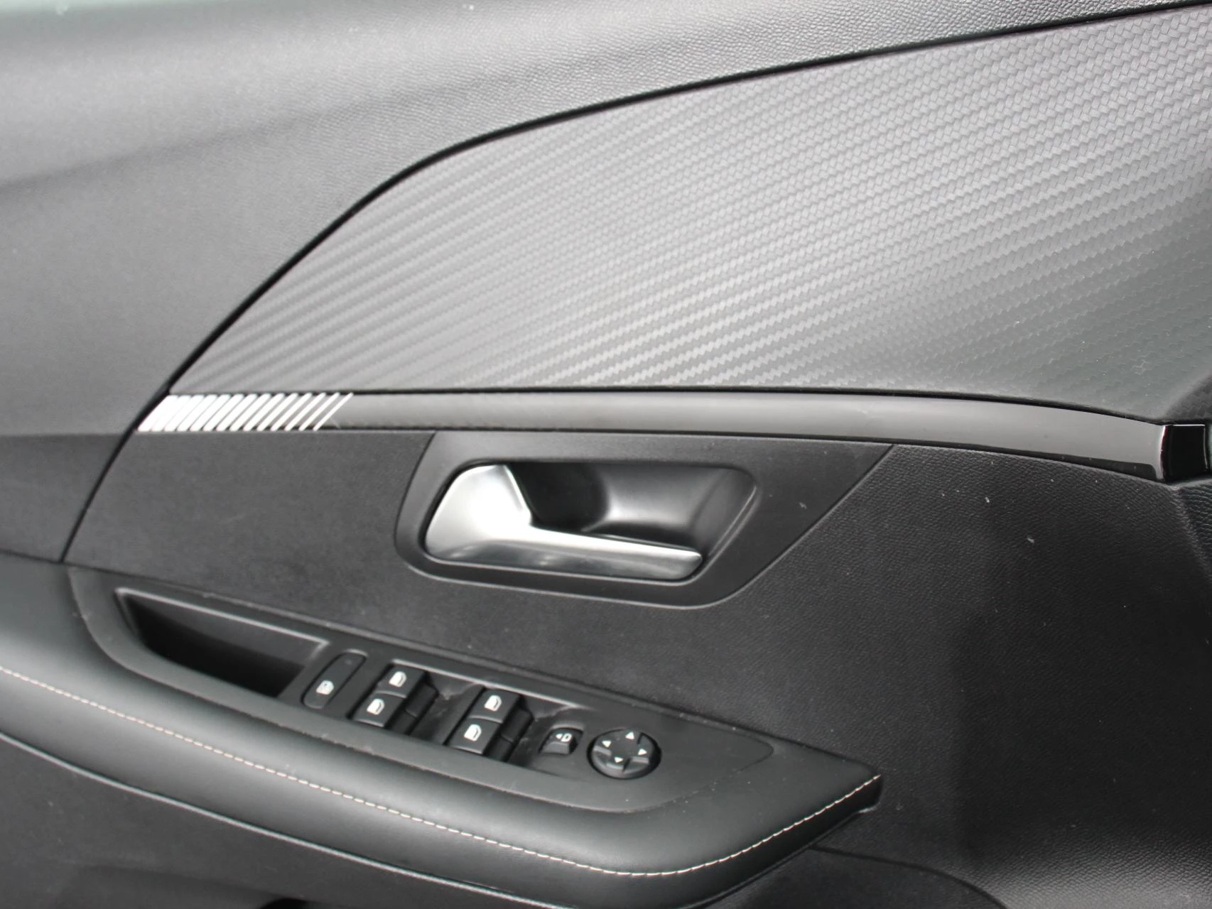 Hoofdafbeelding Peugeot e-208