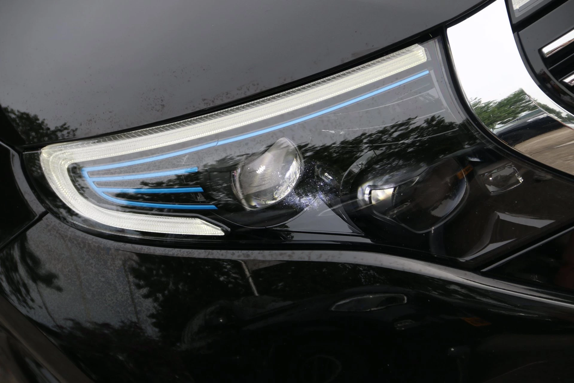 Hoofdafbeelding Mercedes-Benz EQC
