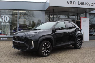 Hoofdafbeelding Toyota Yaris Cross Toyota Yaris Cross HYBRID 115 FIRST EDITION STOEL-STUUR-RUITENWISSER VERW. KEYLESS AD-CRUISE APPLE/ANDROID