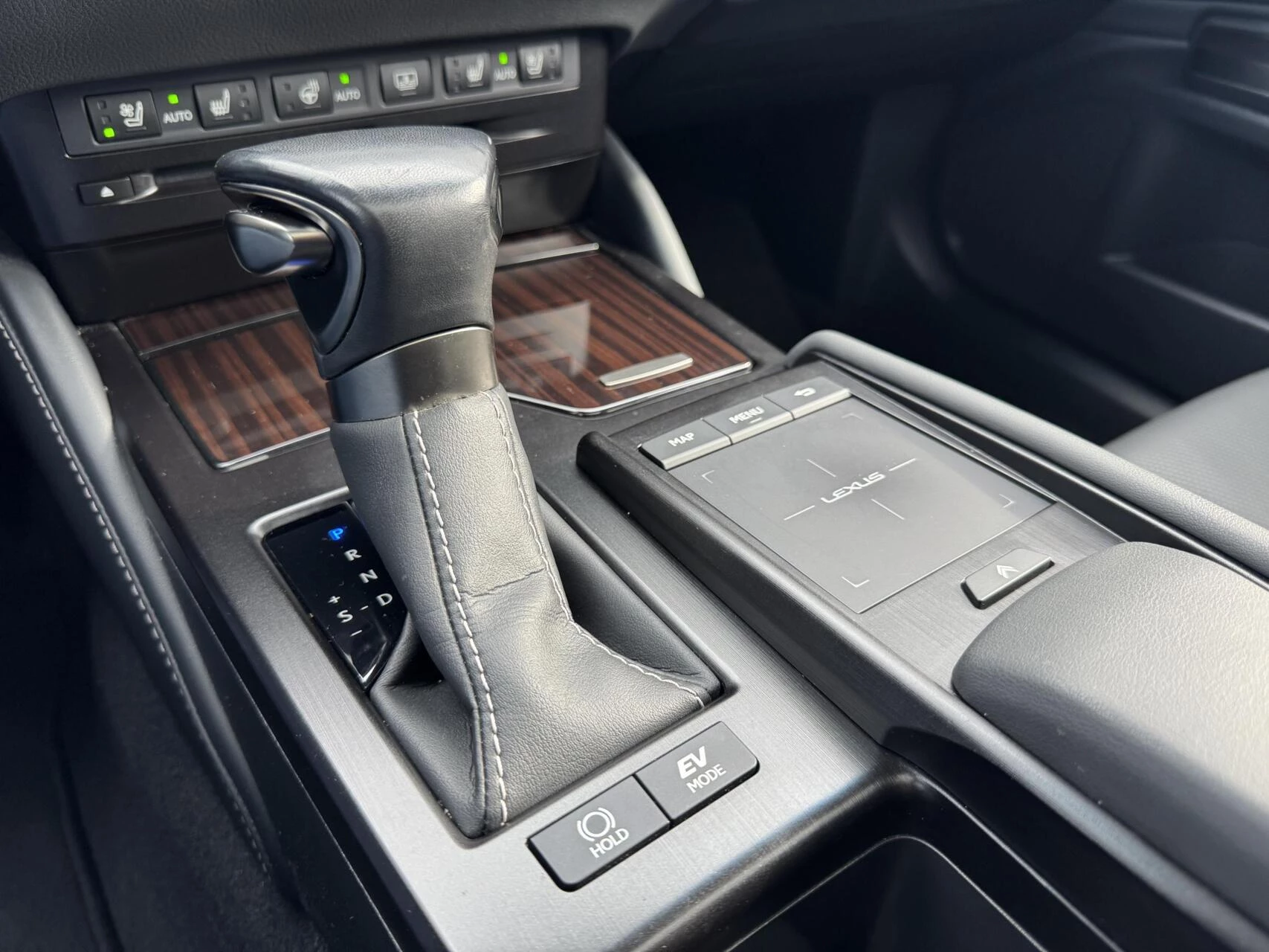 Hoofdafbeelding Lexus ES