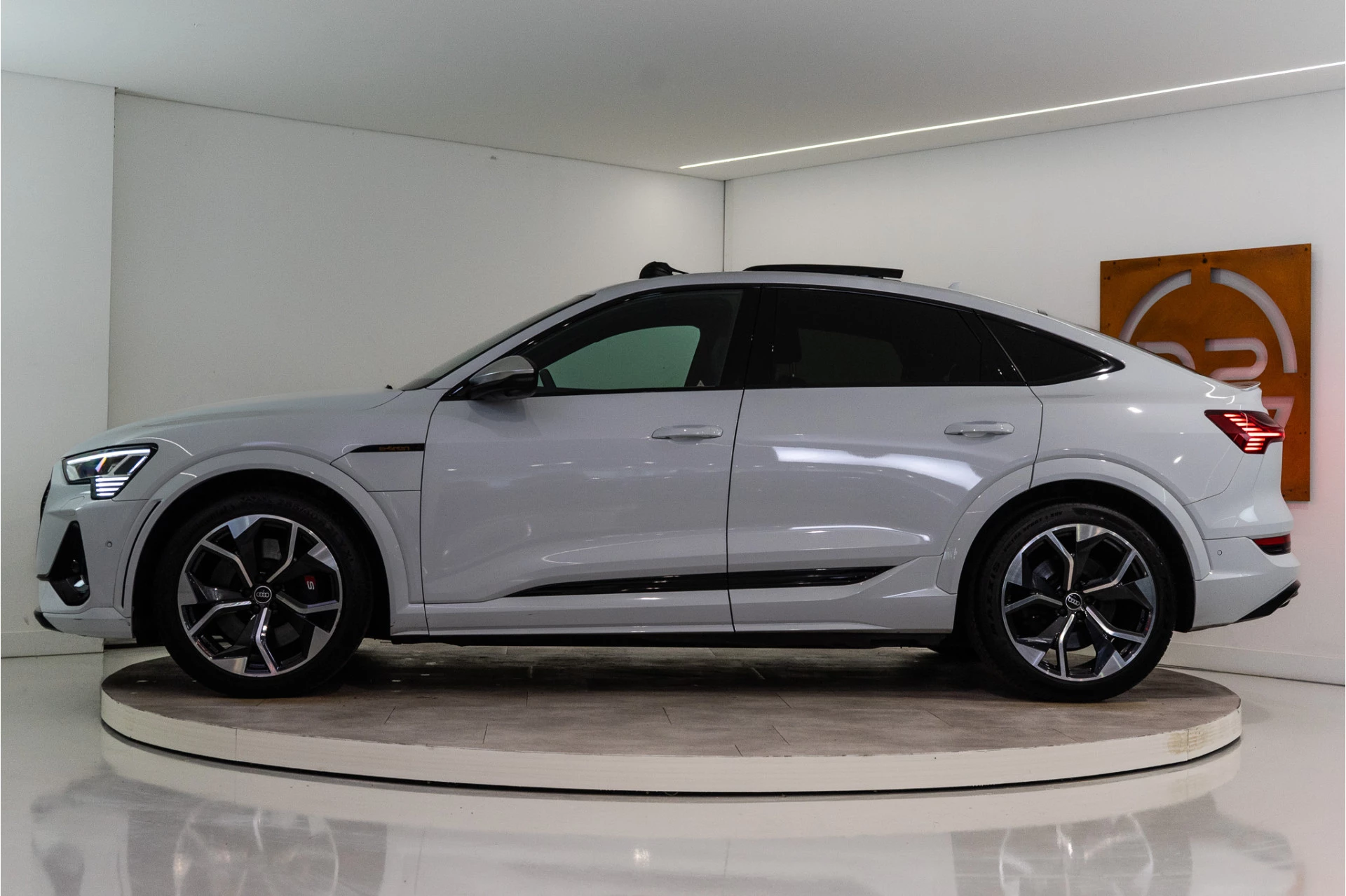 Hoofdafbeelding Audi e-tron