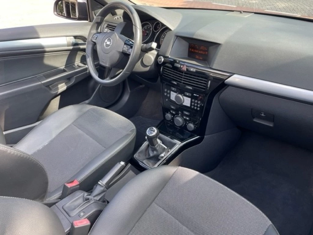 Hoofdafbeelding Opel Cabrio