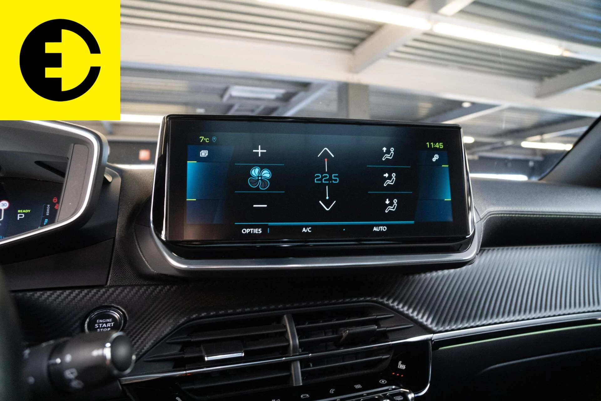 Hoofdafbeelding Peugeot e-2008