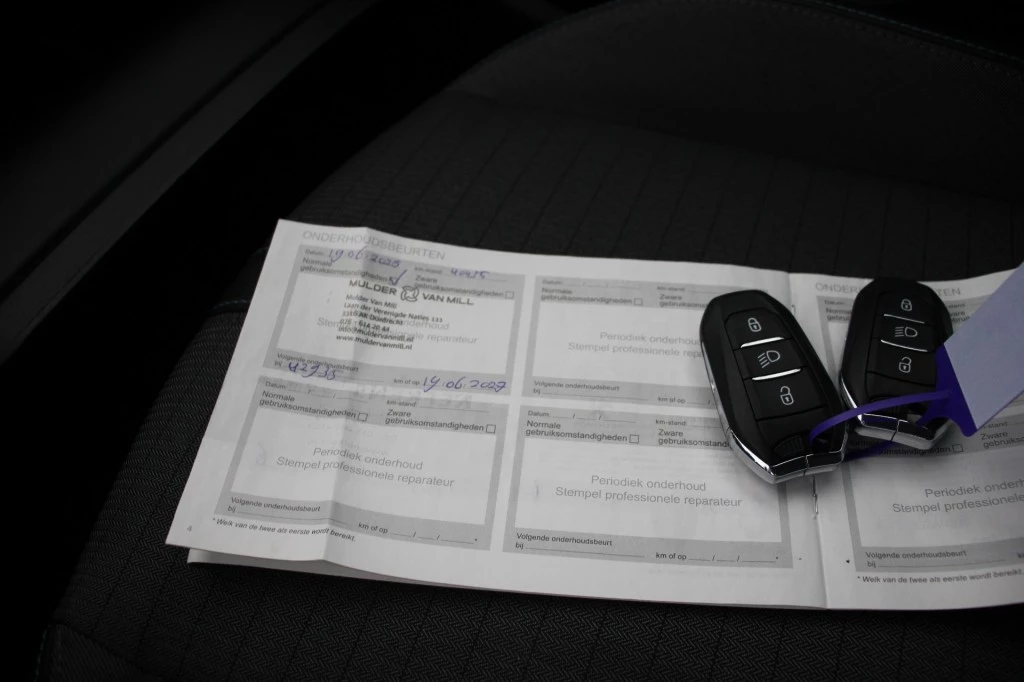 Hoofdafbeelding Peugeot e-208