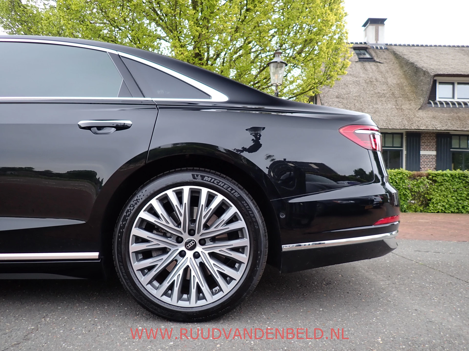 Hoofdafbeelding Audi A8
