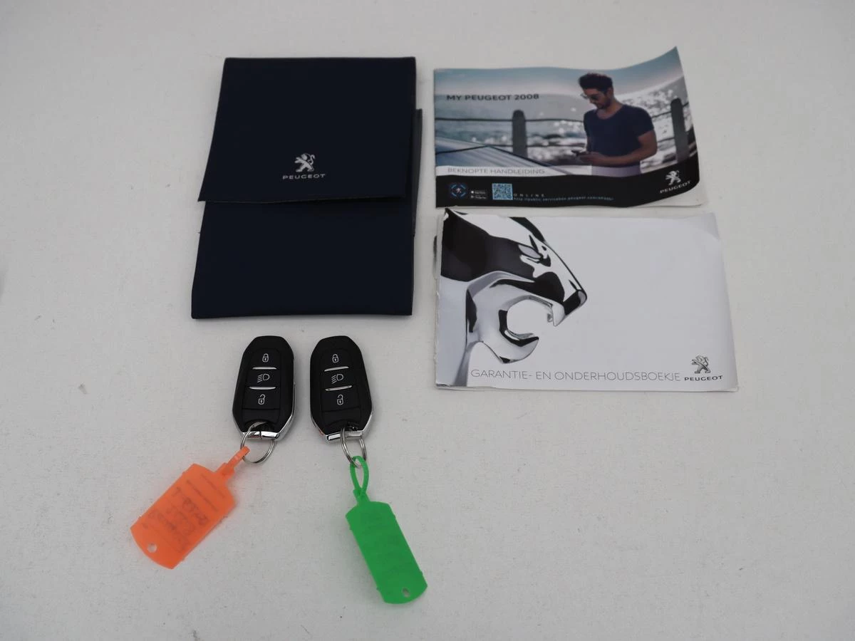 Hoofdafbeelding Peugeot e-2008