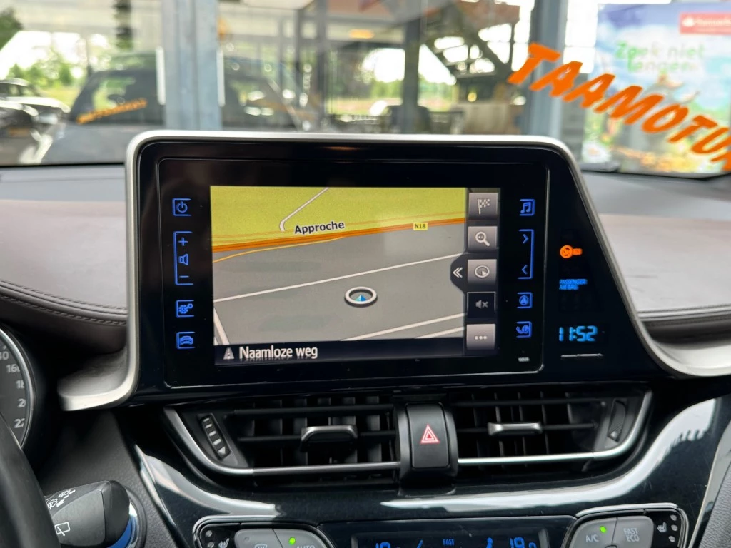 Hoofdafbeelding Toyota C-HR