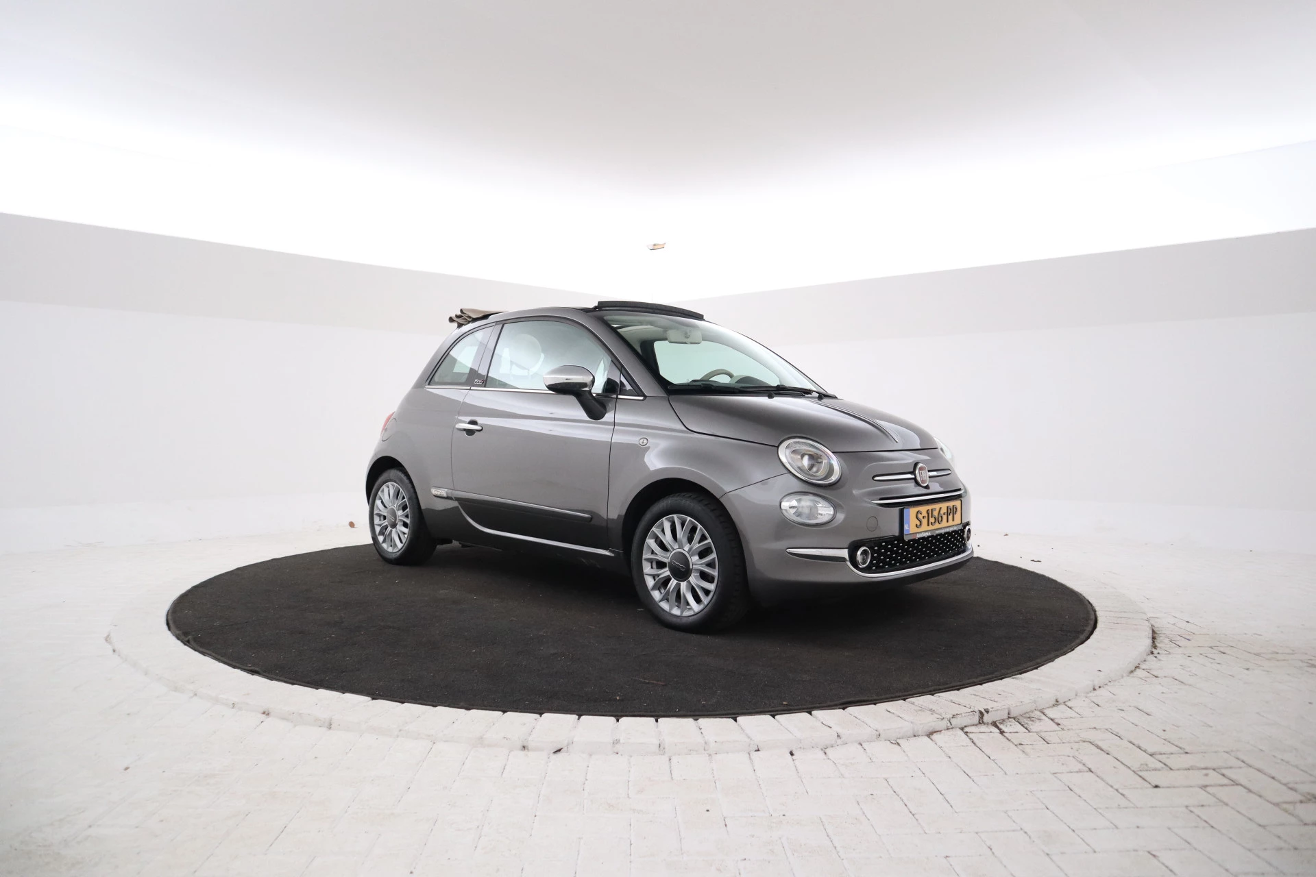 Hoofdafbeelding Fiat 500C