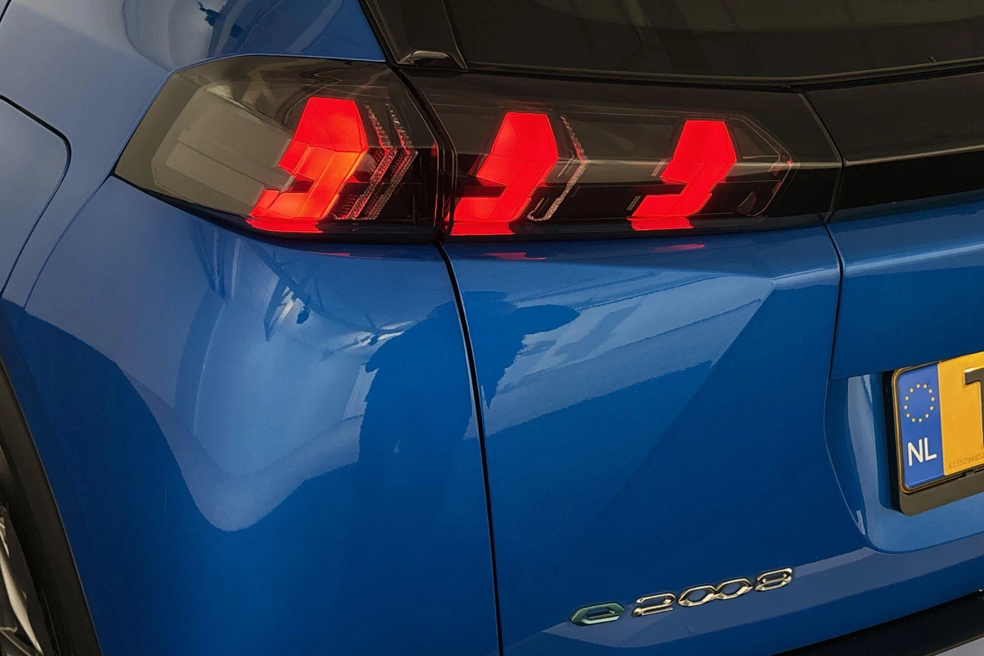 Hoofdafbeelding Peugeot e-2008