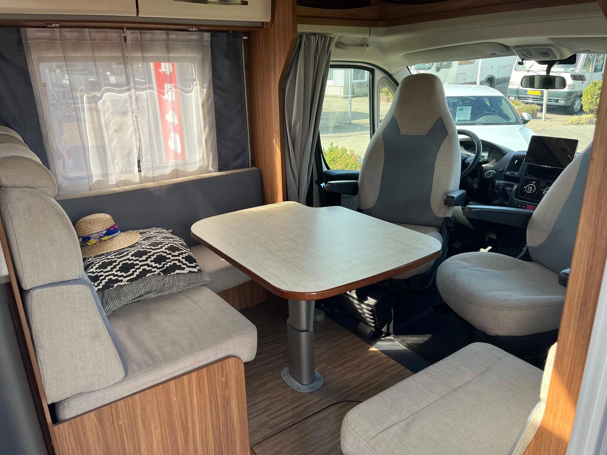 Hoofdafbeelding Carado Capron T 449