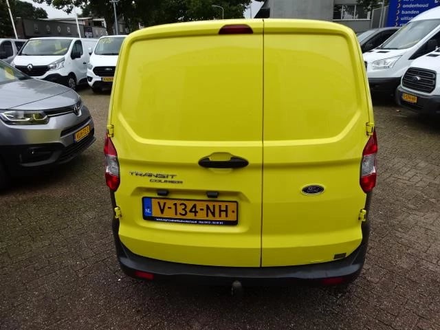 Hoofdafbeelding Ford Transit Courier