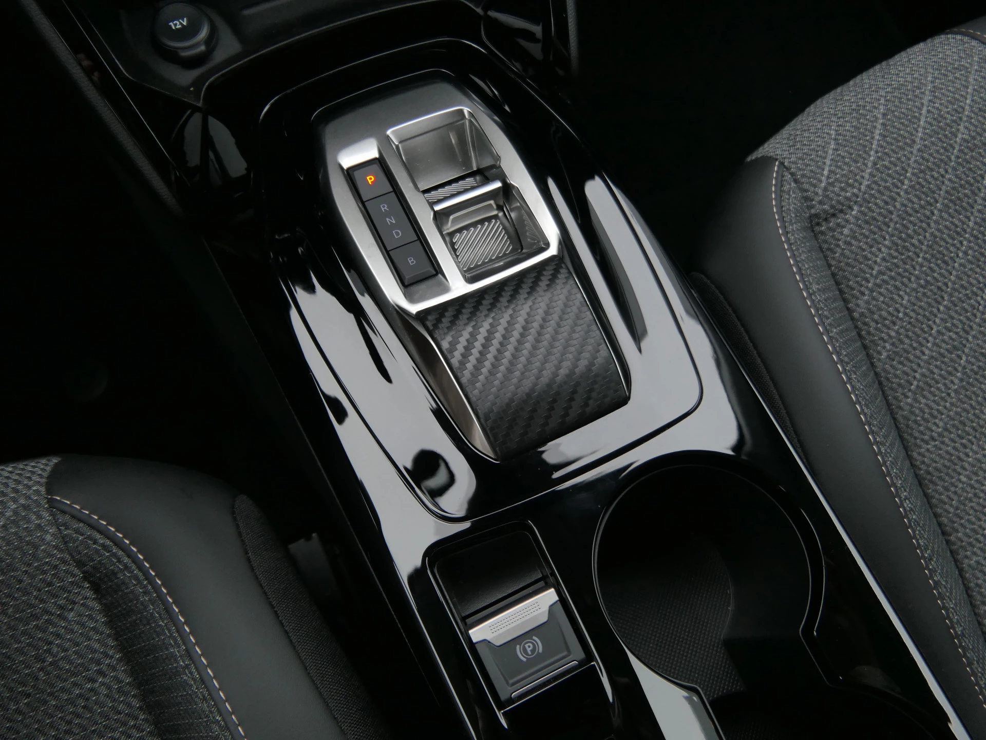 Hoofdafbeelding Peugeot e-208