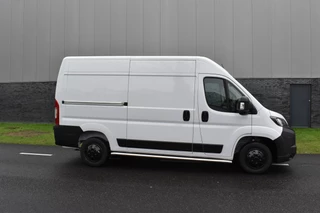 Peugeot Boxer 2.2 BlueHDi 140 S&S L2H2 3.3t Euro 6 Nieuwe registratie 2024/ GEEN BPM/ L2H2/ achteruitrijcamera verzwaard verenpakket, pakket City plus