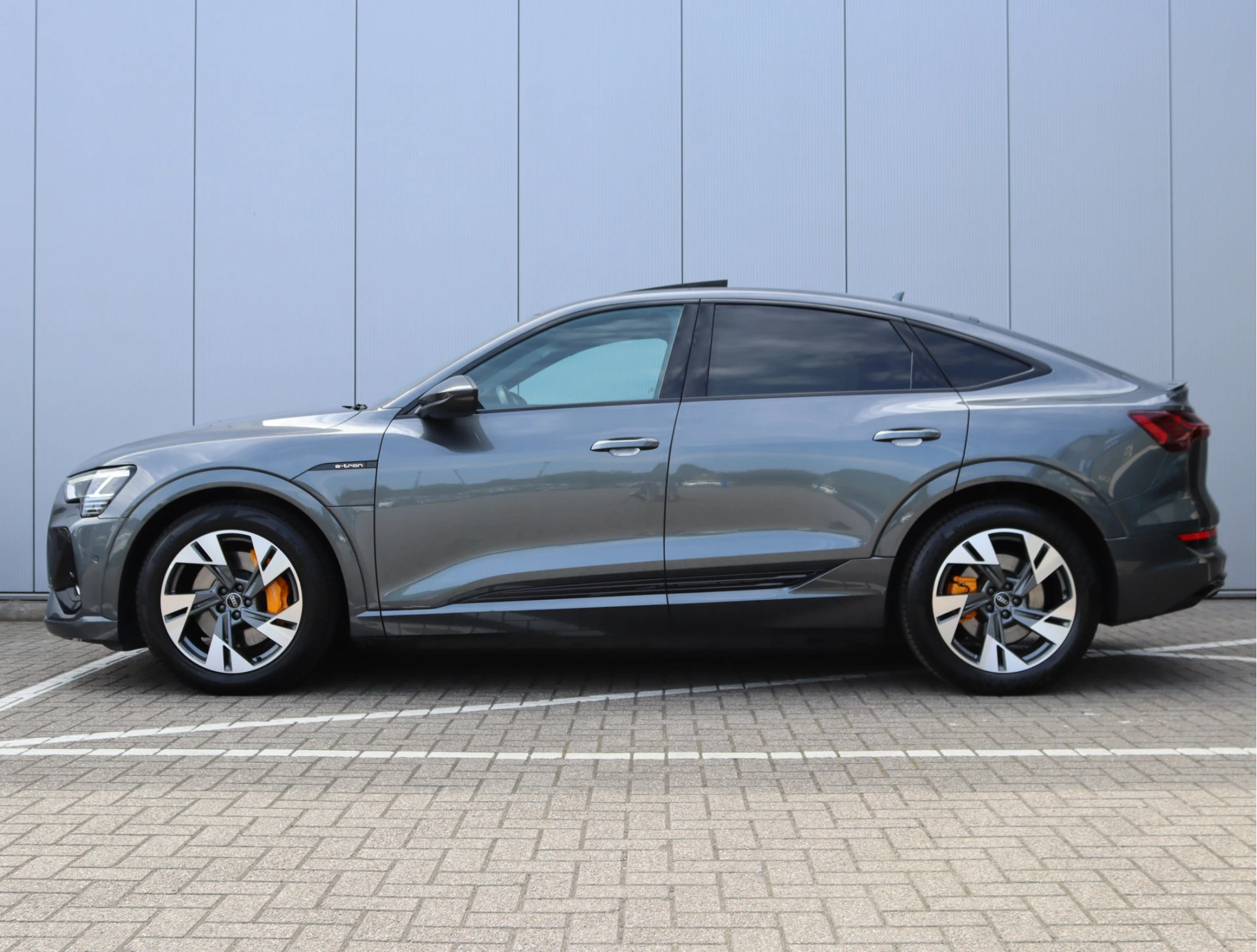 Hoofdafbeelding Audi e-tron