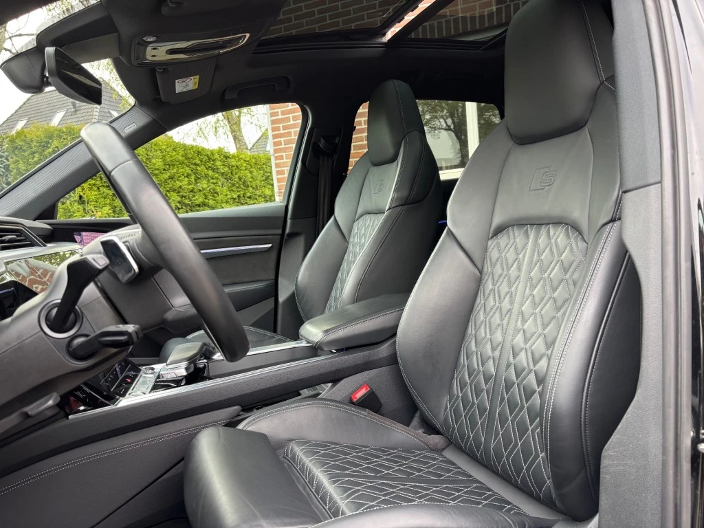Hoofdafbeelding Audi e-tron