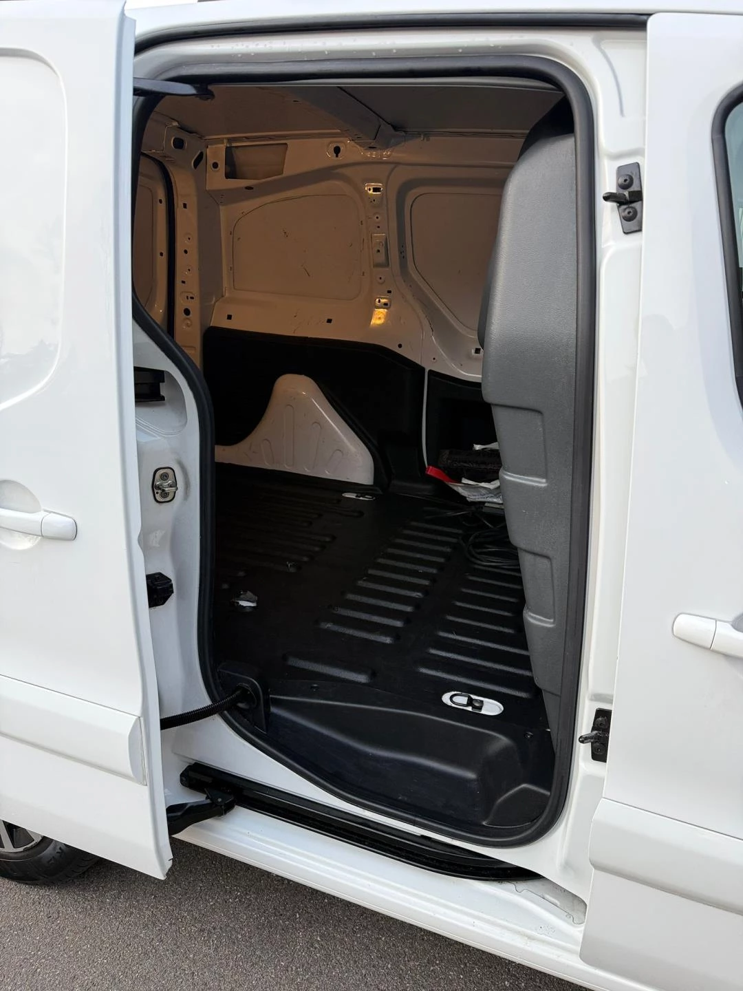 Hoofdafbeelding Peugeot e-Partner