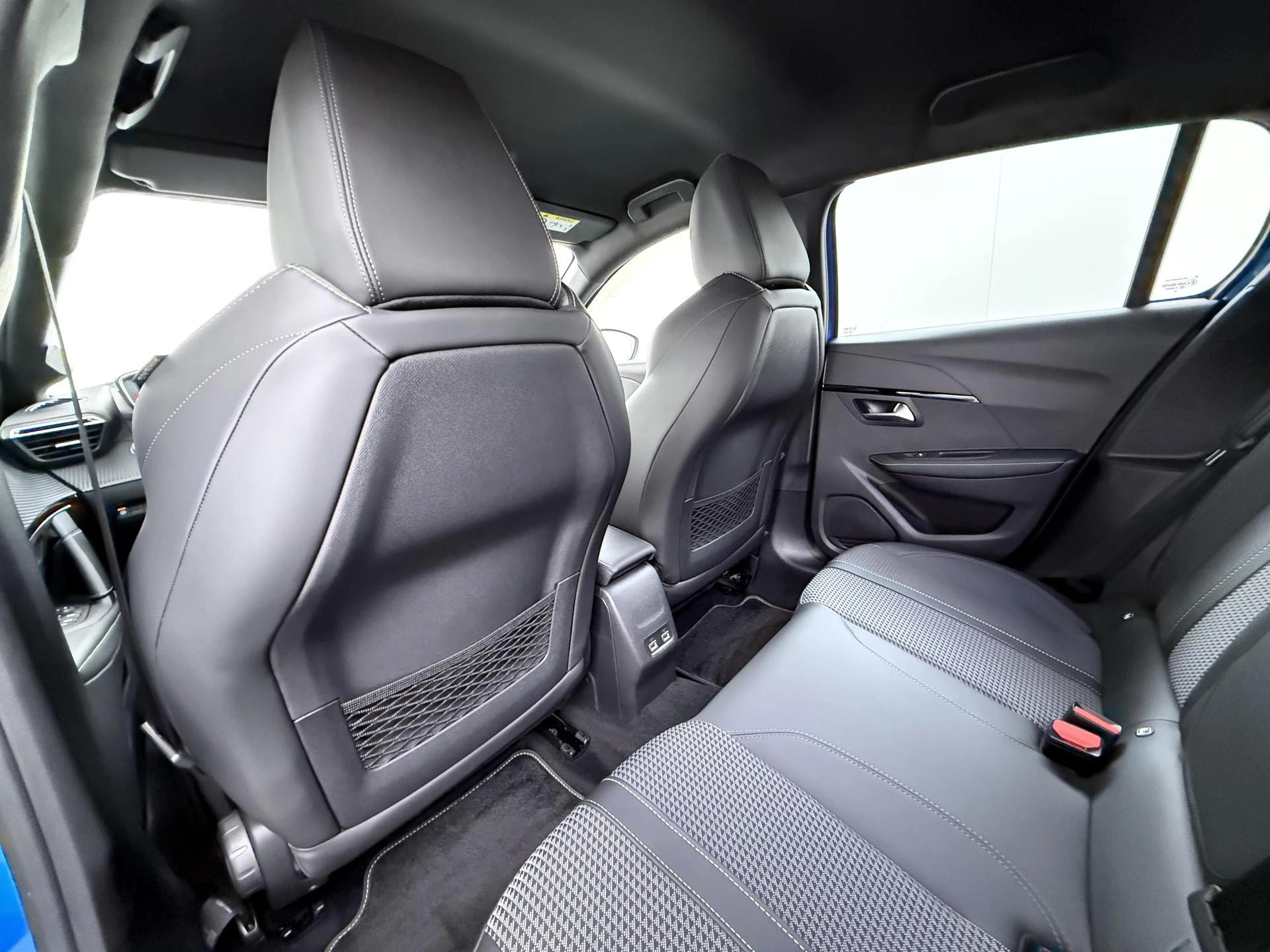 Hoofdafbeelding Peugeot e-208