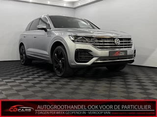 Volkswagen Touareg 3.0 TDI R-Line Pano, Leder, camera, Navi, Elektrische achterklep, Stoelverwarming, Trekhaak, Keyless start