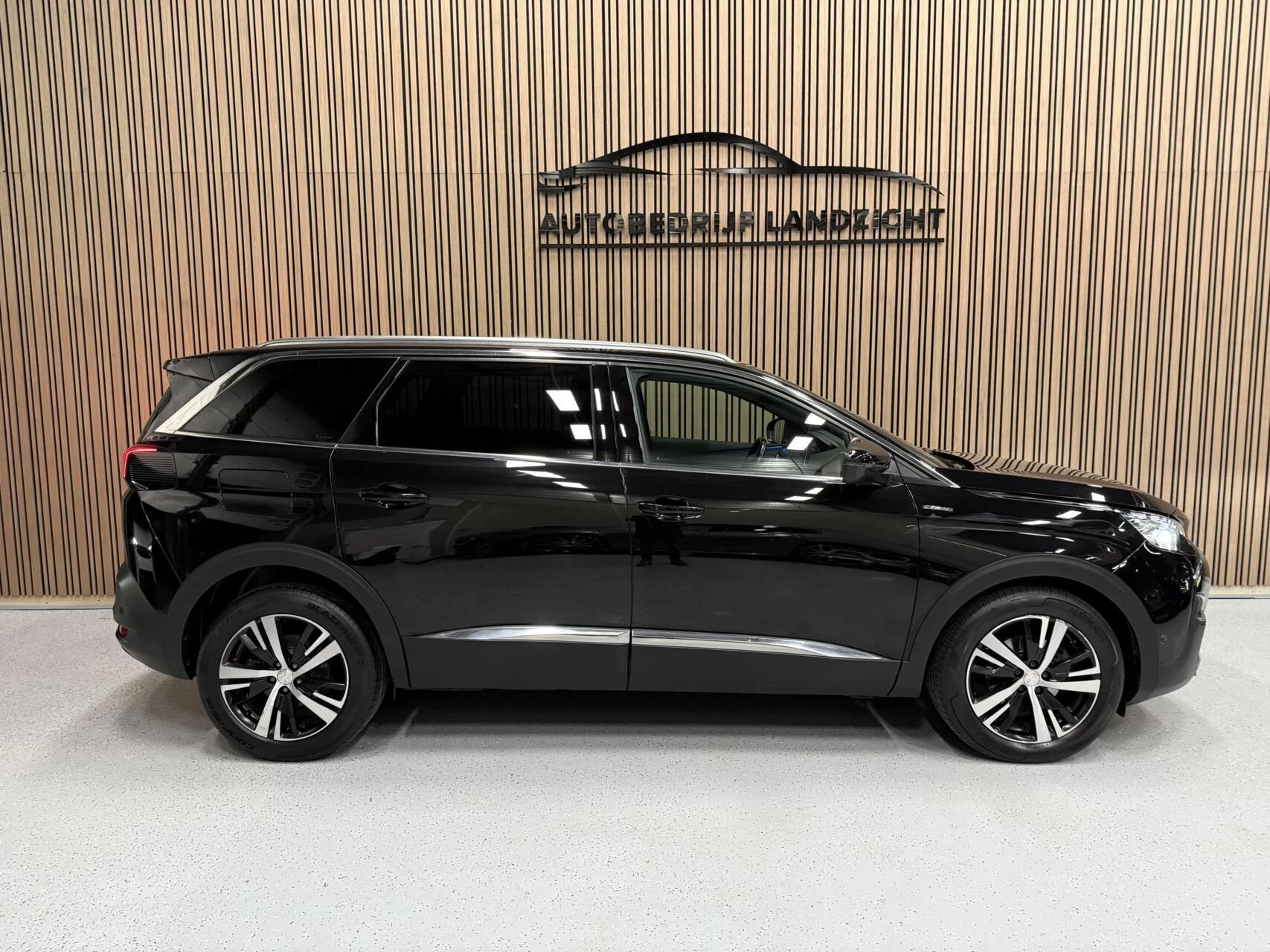Hoofdafbeelding Peugeot 5008