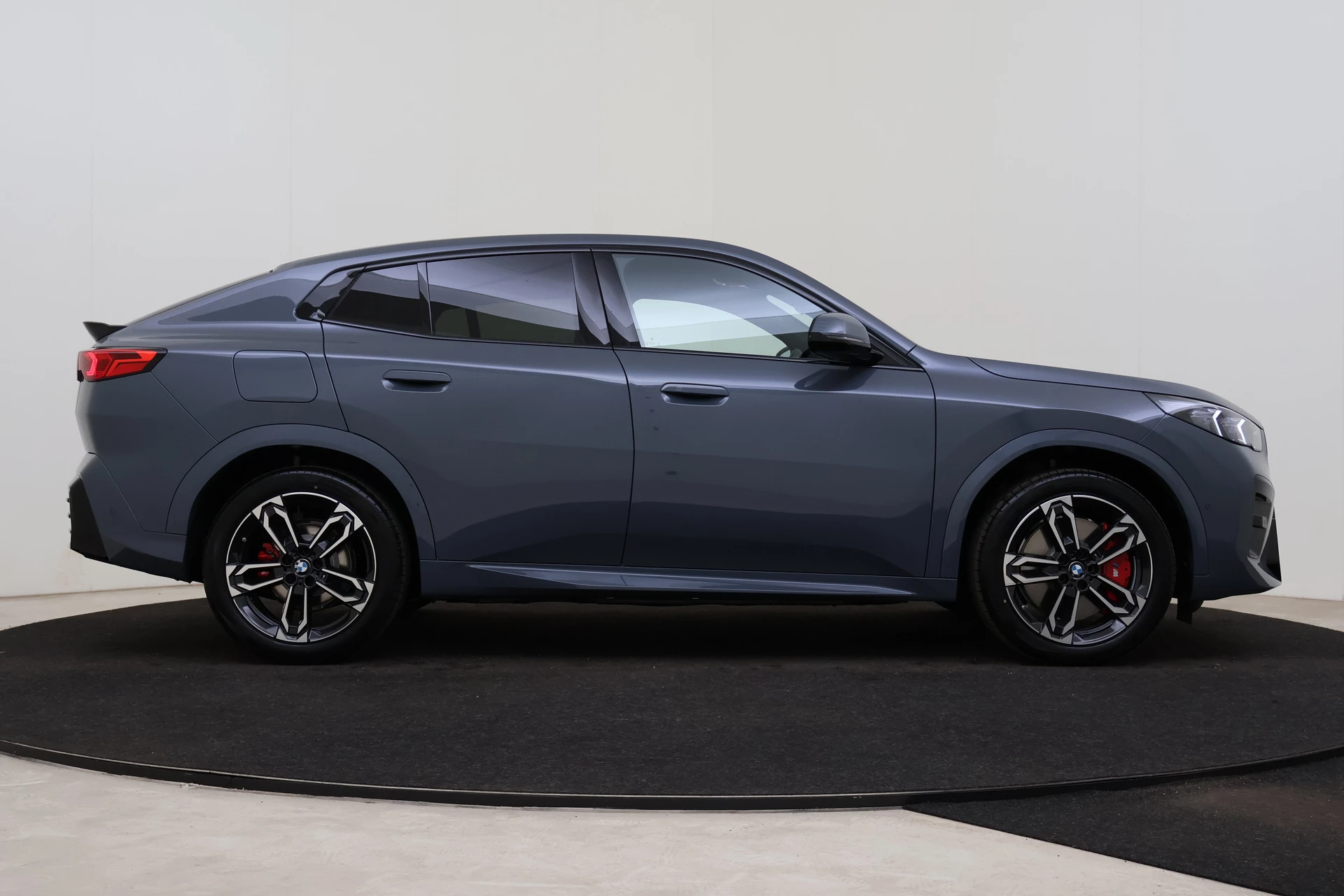 Hoofdafbeelding BMW iX2